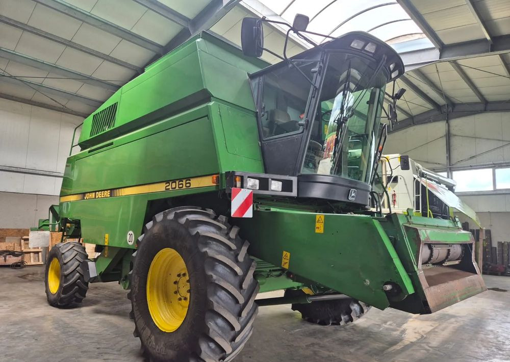 John Deere 2066 - Autokombajnë: foto 1 John Deere 2066 - Autokombajnë: foto 1