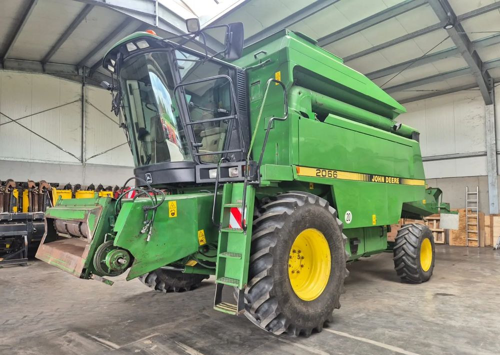 John Deere 2066 - Autokombajnë: foto 3 John Deere 2066 - Autokombajnë: foto 3