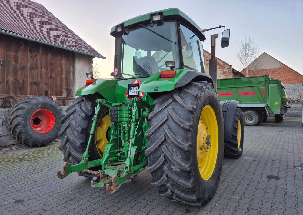 John Deere 8310 - Traktor: foto 3 John Deere 8310 - Traktor: foto 3