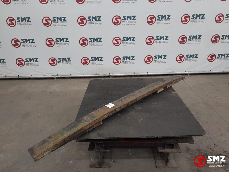 Iveco Occ voorbumper Iveco - Parakolp për Kamioni: foto 3 Iveco Occ voorbumper Iveco - Parakolp për Kamioni: foto 3