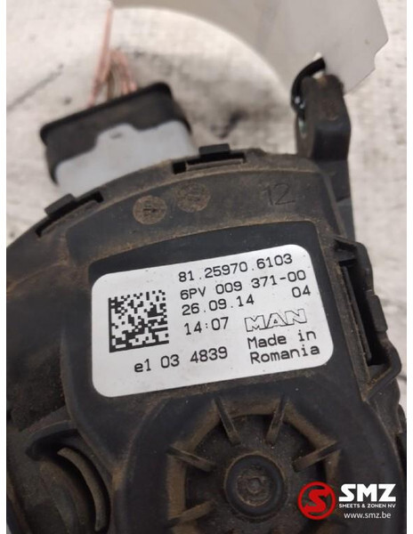 MAN Occ gaspedaal MAN TGX 81259706103 - Kabina dhe interier për Kamioni: foto 3 MAN Occ gaspedaal MAN TGX 81259706103 - Kabina dhe interier për Kamioni: foto 3