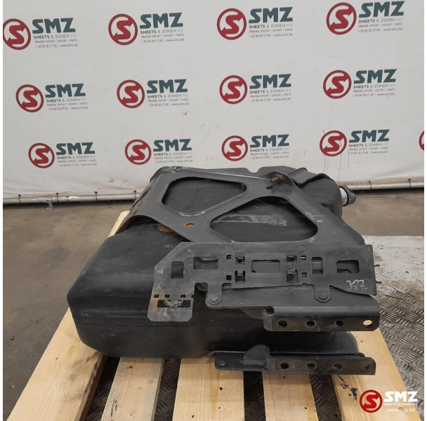 Mercedes-Benz Occ AdBluetank 60L + AdBlueniveausensor Mercedes - Sistemi i karburantit për Kamioni: foto 5 Mercedes-Benz Occ AdBluetank 60L + AdBlueniveausensor Mercedes - Sistemi i karburantit për Kamioni: foto 5