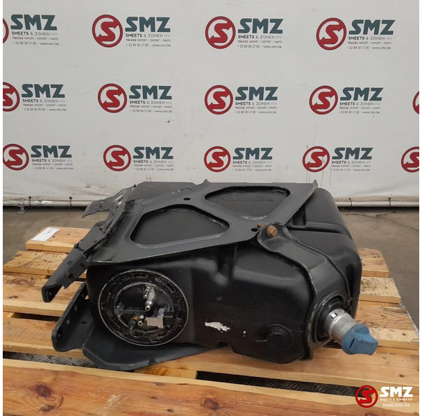 Mercedes-Benz Occ AdBluetank 60L + AdBlueniveausensor Mercedes - Sistemi i karburantit për Kamioni: foto 3 Mercedes-Benz Occ AdBluetank 60L + AdBlueniveausensor Mercedes - Sistemi i karburantit për Kamioni: foto 3