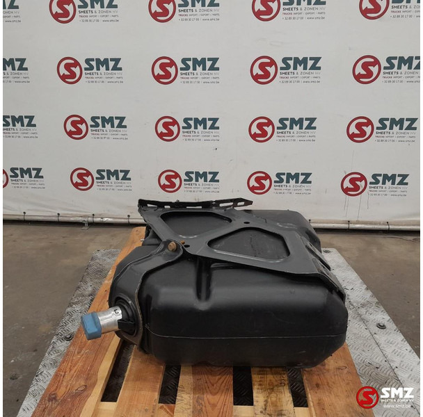 Mercedes-Benz Occ AdBluetank 60L + AdBlueniveausensor Mercedes - Sistemi i karburantit për Kamioni: foto 2 Mercedes-Benz Occ AdBluetank 60L + AdBlueniveausensor Mercedes - Sistemi i karburantit për Kamioni: foto 2