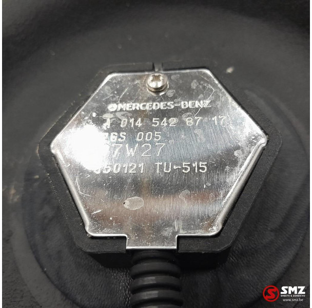 Mercedes-Benz Occ AdBluetank 85L + AdBlueniveausensor Mercedes - Sistemi i karburantit për Kamioni: foto 5 Mercedes-Benz Occ AdBluetank 85L + AdBlueniveausensor Mercedes - Sistemi i karburantit për Kamioni: foto 5