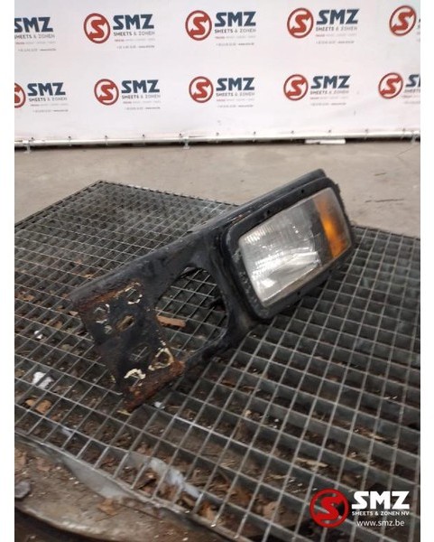 Mercedes-Benz Occ Bumperhoek links met lamp Mercedes SK - Qoshja e parakolpit për Kamioni: foto 1 Mercedes-Benz Occ Bumperhoek links met lamp Mercedes SK - Qoshja e parakolpit për Kamioni: foto 1