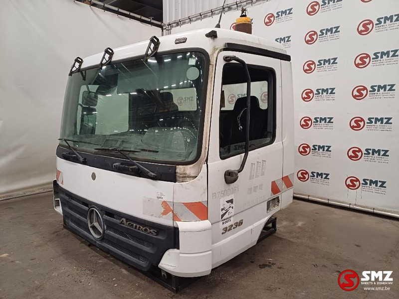 Mercedes-Benz Occ cabine compleet Mercedes Actros MP2 - Kabina dhe interier për Kamioni: foto 3 Mercedes-Benz Occ cabine compleet Mercedes Actros MP2 - Kabina dhe interier për Kamioni: foto 3
