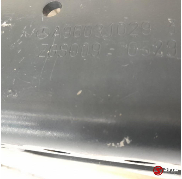 Mercedes-Benz Occ montagebeugels rechts Mercedes - Telajo/ Shasia për Kamioni: foto 3 Mercedes-Benz Occ montagebeugels rechts Mercedes - Telajo/ Shasia për Kamioni: foto 3