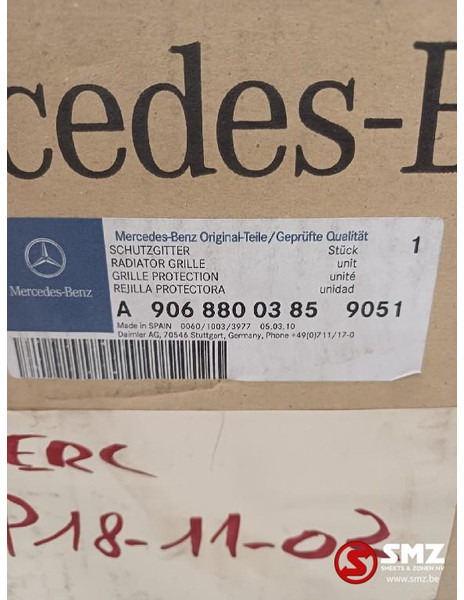 Mercedes-Benz Radiator grille mercedes - Grilë për Kamioni: foto 4 Mercedes-Benz Radiator grille mercedes - Grilë për Kamioni: foto 4