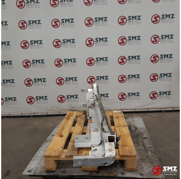 Renault Occ onderrijdbeveiliging Renault - Parakolp për Kamioni: foto 3 Renault Occ onderrijdbeveiliging Renault - Parakolp për Kamioni: foto 3