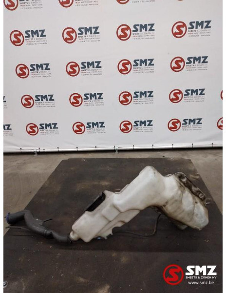 Volvo Occ ruitenwisservloeistoftank Volvo FH 84092257 - Fshirëse për Kamioni: foto 1 Volvo Occ ruitenwisservloeistoftank Volvo FH 84092257 - Fshirëse për Kamioni: foto 1