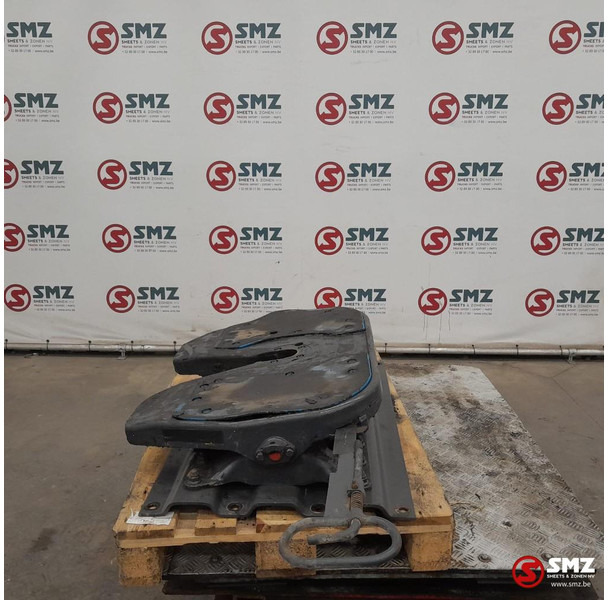 Jost Occ koppelschotel JSK37C + montageplaat Jost - Bashkues i rrotës së pestë për Kamioni: foto 3 Jost Occ koppelschotel JSK37C + montageplaat Jost - Bashkues i rrotës së pestë për Kamioni: foto 3