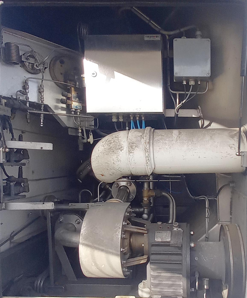 AGA Cryo Gas tank semi-trailer cryogenic used for nitrogen, argon, oxygen, LIN, LOX, LAR. - Gjysmë rimorkio me bot: foto 5 AGA Cryo Gas tank semi-trailer cryogenic used for nitrogen, argon, oxygen, LIN, LOX, LAR. - Gjysmë rimorkio me bot: foto 5