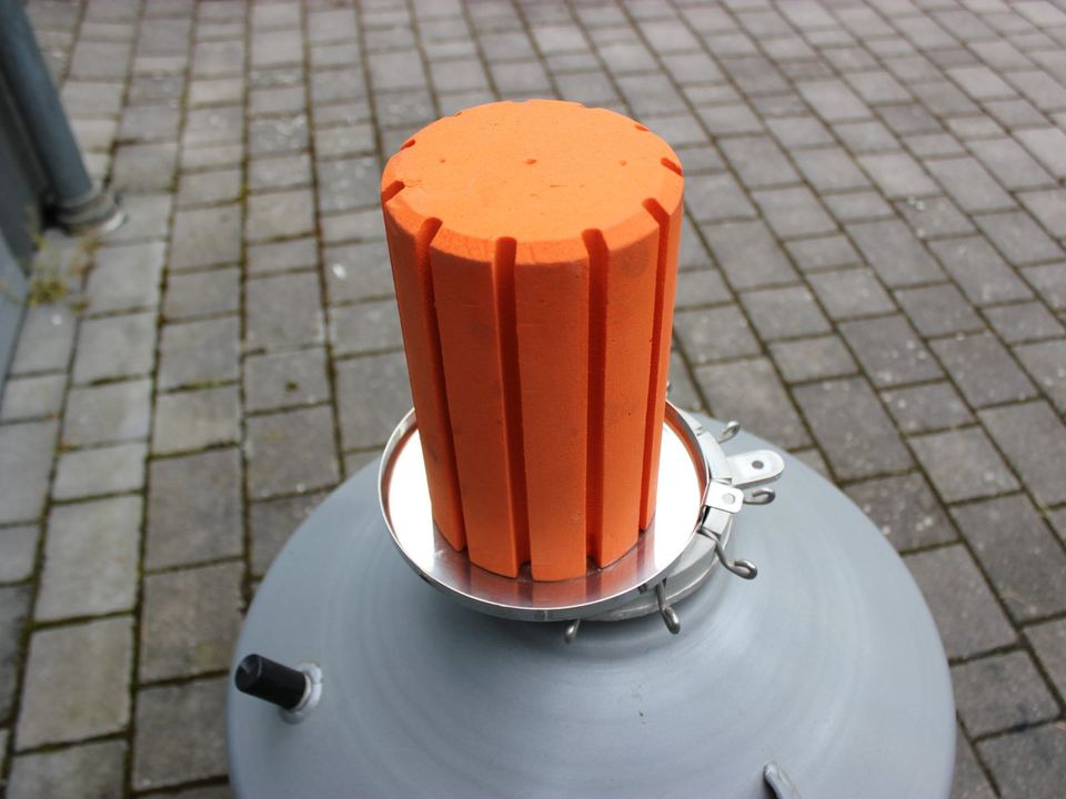 Cryotherm Container 50 L Dewar used for liquid nitrogen - Rezervuari i magazinimit: foto 3 Cryotherm Container 50 L Dewar used for liquid nitrogen - Rezervuari i magazinimit: foto 3