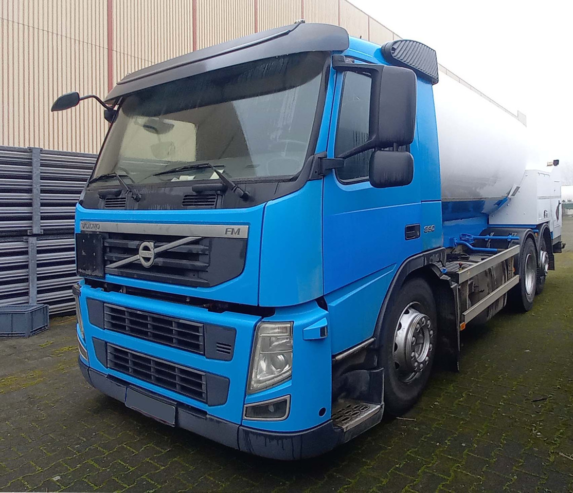 VOLVO Gas, oxygen, argon, nitrogen, cryogenic tank truck - Autobot: foto 3 VOLVO Gas, oxygen, argon, nitrogen, cryogenic tank truck - Autobot: foto 3