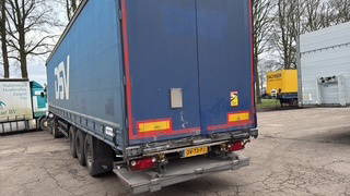 Schmitz Cargobull Laadklep APK - Gjysmë rimorkio me tendë: foto 3 Schmitz Cargobull Laadklep APK - Gjysmë rimorkio me tendë: foto 3