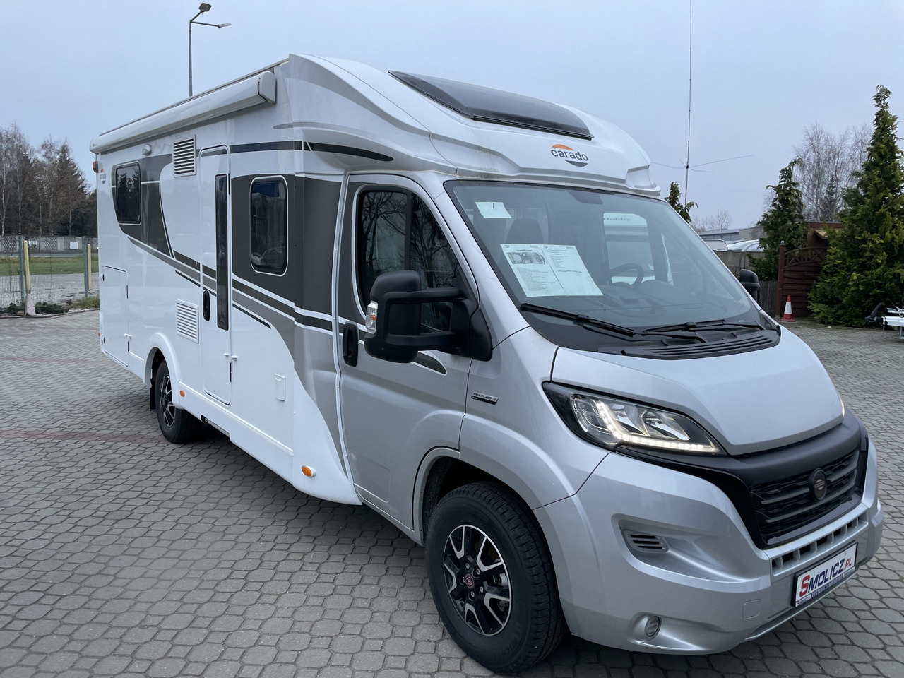 CARADO T459 2022 - Kamper gjysmë i integruar: foto 1 CARADO T459 2022 - Kamper gjysmë i integruar: foto 1