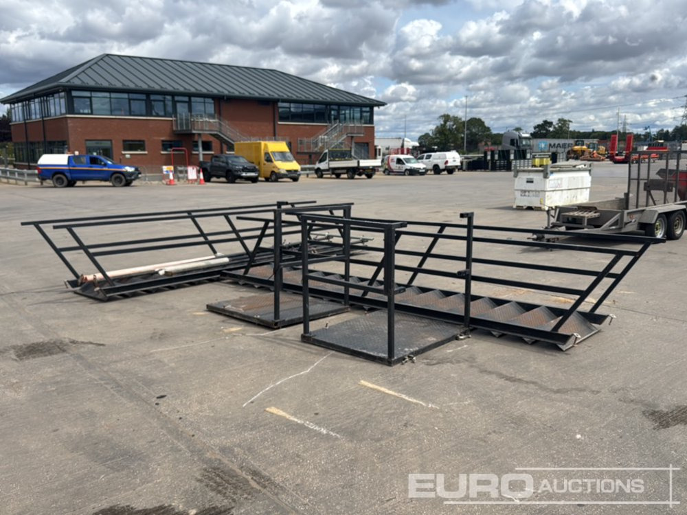 15 Step Steel Stairs, Access Platform, Handrails, Leg Supports (Cannot Be Reconsigned) (2 of) - Vegla/ Pajisja: foto 4 15 Step Steel Stairs, Access Platform, Handrails, Leg Supports (Cannot Be Reconsigned) (2 of) - Vegla/ Pajisja: foto 4