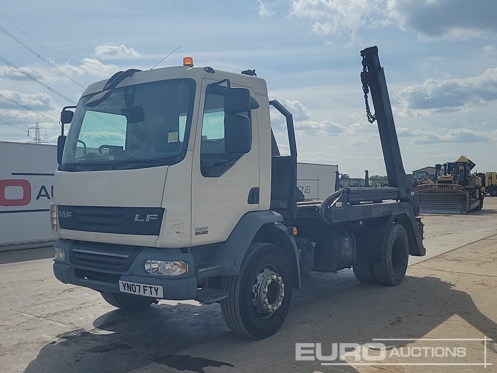 2007 DAF LF55.220 - Fadromë ngarkuese: foto 1 2007 DAF LF55.220 - Fadromë ngarkuese: foto 1