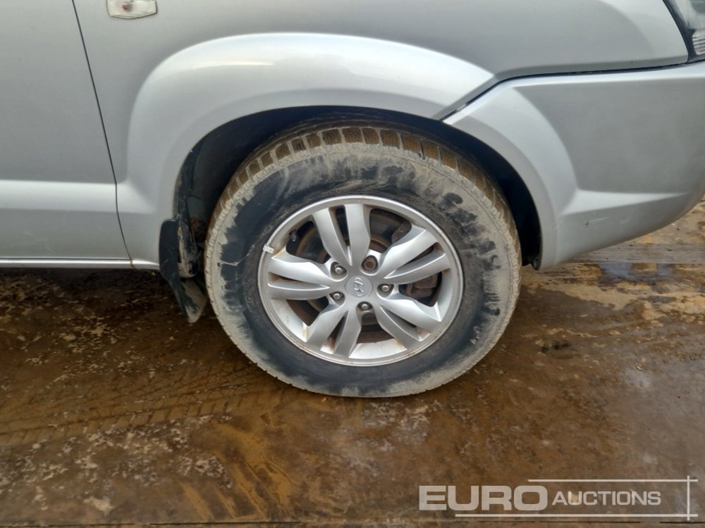 SUV 2010 Hyundai Tucson: foto 12