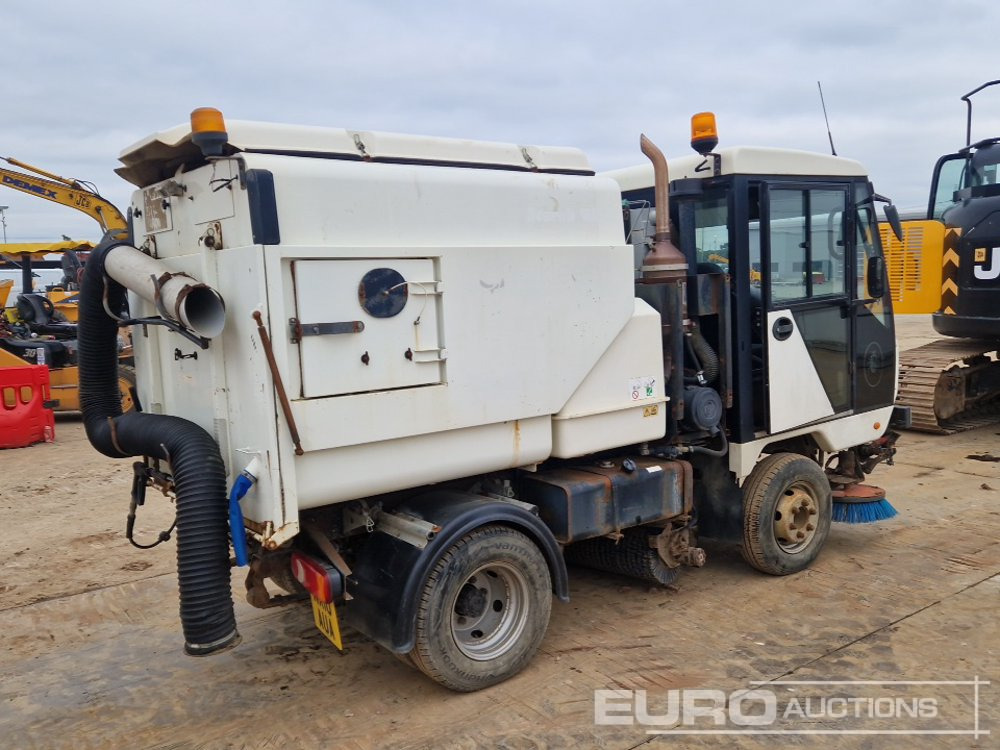 2010 Scarab 4x2 Road Sweeper, Reverse Camera, A/C, Automatic Gearbox - Makinë fshirëse për rrugët: foto 5 2010 Scarab 4x2 Road Sweeper, Reverse Camera, A/C, Automatic Gearbox - Makinë fshirëse për rrugët: foto 5