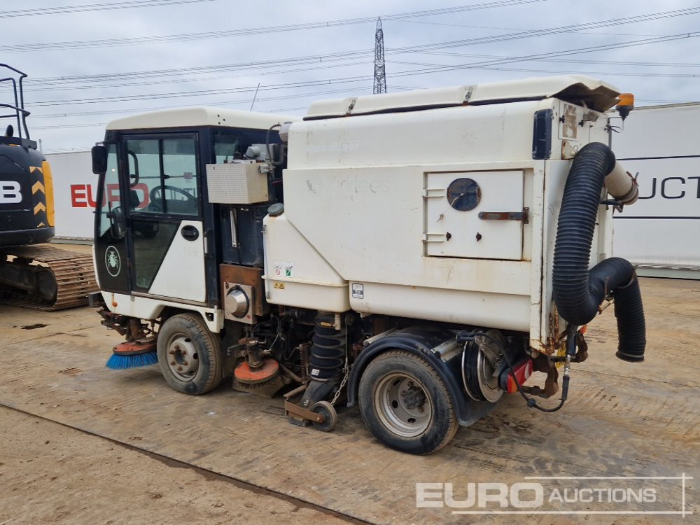 2010 Scarab 4x2 Road Sweeper, Reverse Camera, A/C, Automatic Gearbox - Makinë fshirëse për rrugët: foto 3 2010 Scarab 4x2 Road Sweeper, Reverse Camera, A/C, Automatic Gearbox - Makinë fshirëse për rrugët: foto 3