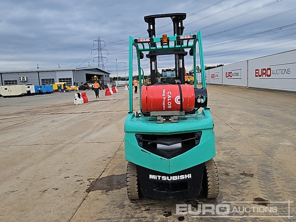 2011 Mitsubishi FG25N - Pirun ngritës: foto 4 2011 Mitsubishi FG25N - Pirun ngritës: foto 4