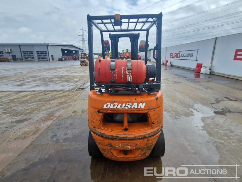 2012 Doosan G25E-5 - Pirun ngritës: foto 4 2012 Doosan G25E-5 - Pirun ngritës: foto 4