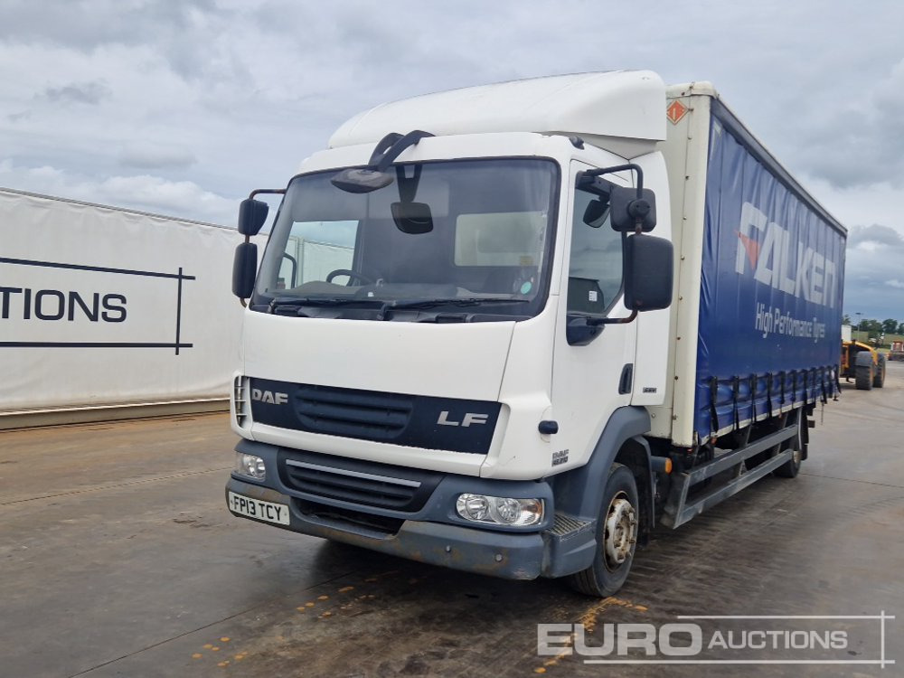 2013 DAF LF45.210 - Kamion me tendë: foto 1 2013 DAF LF45.210 - Kamion me tendë: foto 1