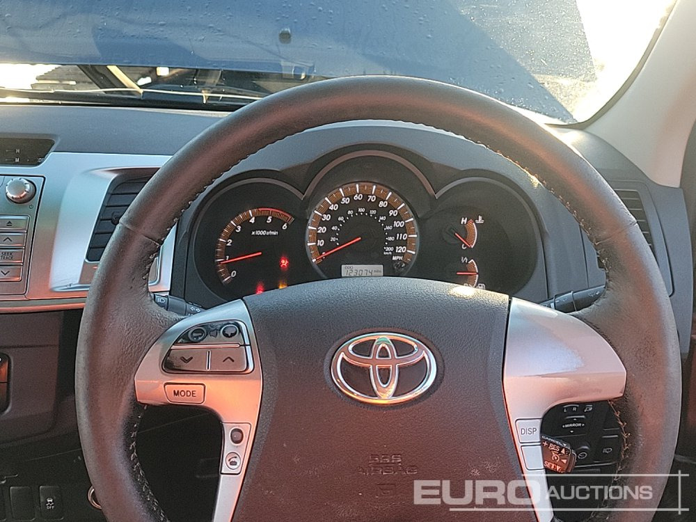 Pick up 2014 Toyota Hilux: foto 32