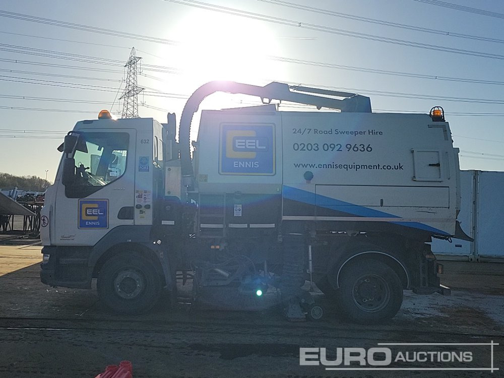 2015 DAF LF220 - Makinë fshirëse për rrugët: foto 2 2015 DAF LF220 - Makinë fshirëse për rrugët: foto 2