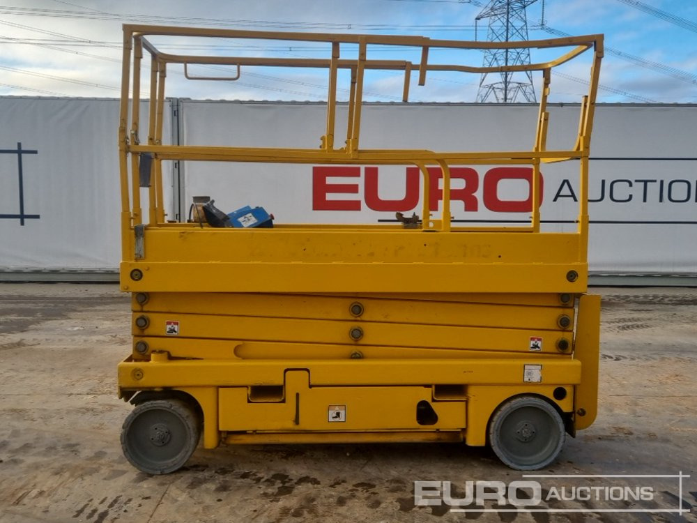 2015 Haulotte Compact 10N - Platformë ajrore: foto 2 2015 Haulotte Compact 10N - Platformë ajrore: foto 2