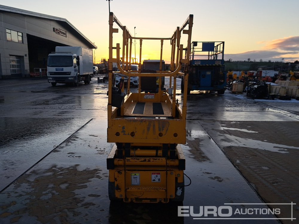 2015 Haulotte Compact 8 - Platformë ajrore: foto 4 2015 Haulotte Compact 8 - Platformë ajrore: foto 4