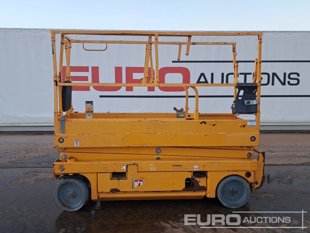 2015 Haulotte Compact 8 - Platformë ajrore: foto 2 2015 Haulotte Compact 8 - Platformë ajrore: foto 2