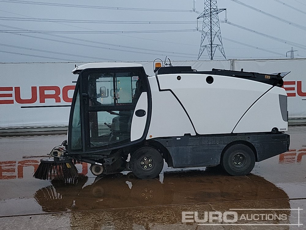 2015 Johnston CX210 - Makinë fshirëse për rrugët: foto 2 2015 Johnston CX210 - Makinë fshirëse për rrugët: foto 2