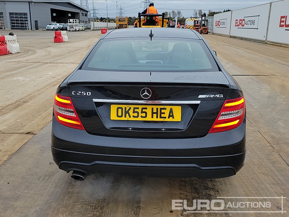 2015 Mercedes C250 AMG - Veturë: foto 4 2015 Mercedes C250 AMG - Veturë: foto 4