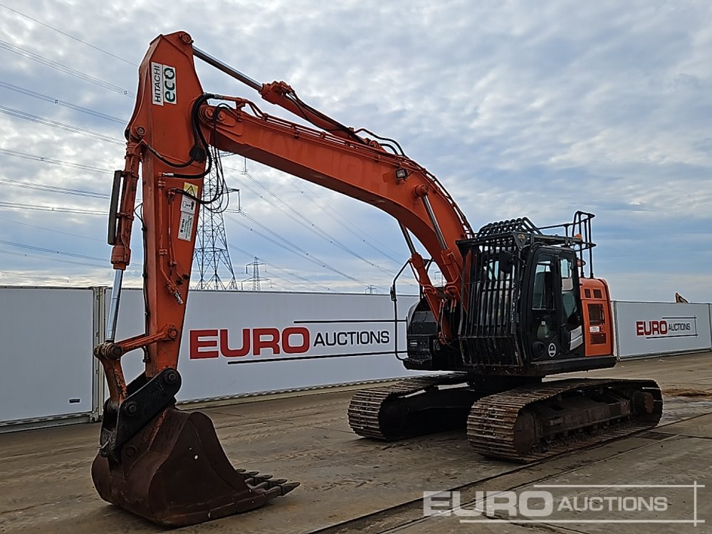 2016 Hitachi ZX225USLC-5B - Ekskavator me zinxhirë: foto 1 2016 Hitachi ZX225USLC-5B - Ekskavator me zinxhirë: foto 1