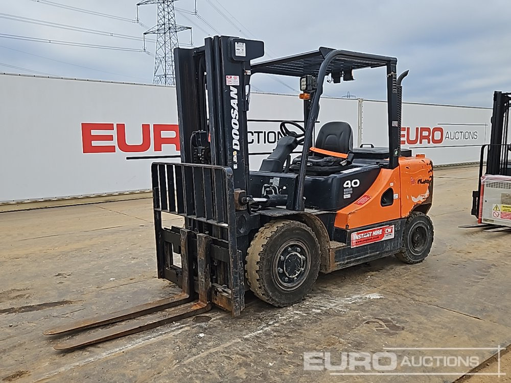 2018 Doosan D40SC-7 - Pirun ngritës: foto 1 2018 Doosan D40SC-7 - Pirun ngritës: foto 1