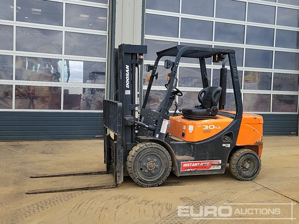 2019 Doosan D30GP - Pirun ngritës: foto 2 2019 Doosan D30GP - Pirun ngritës: foto 2
