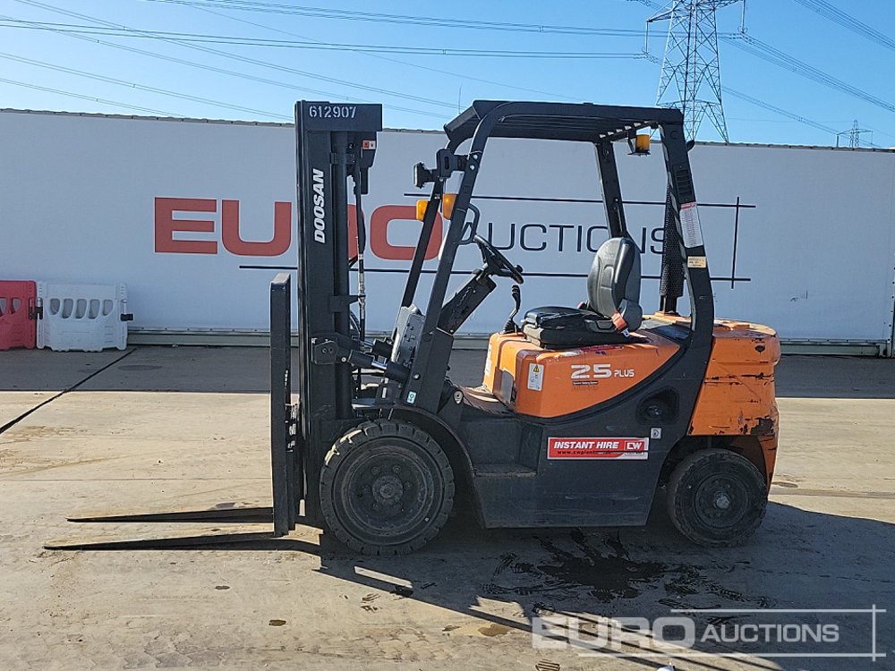 2020 Doosan D25GP - Pirun ngritës: foto 2 2020 Doosan D25GP - Pirun ngritës: foto 2