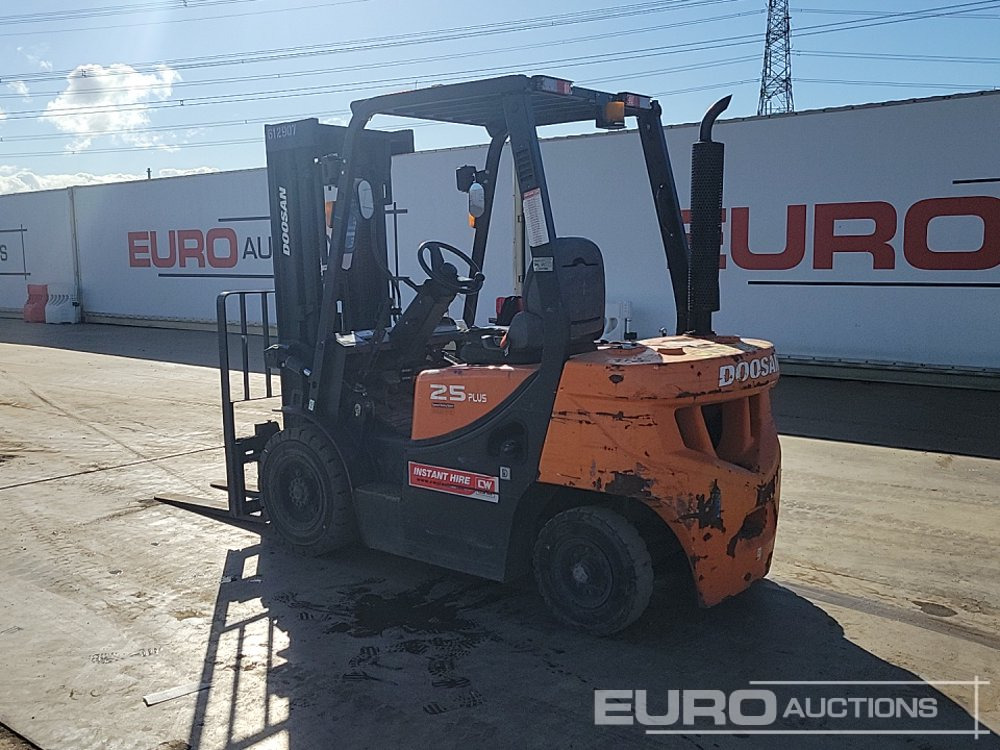 2020 Doosan D25GP - Pirun ngritës: foto 3 2020 Doosan D25GP - Pirun ngritës: foto 3