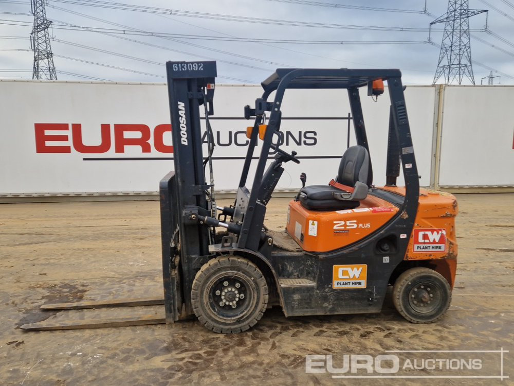 2021 Doosan D25GP - Pirun ngritës: foto 2 2021 Doosan D25GP - Pirun ngritës: foto 2