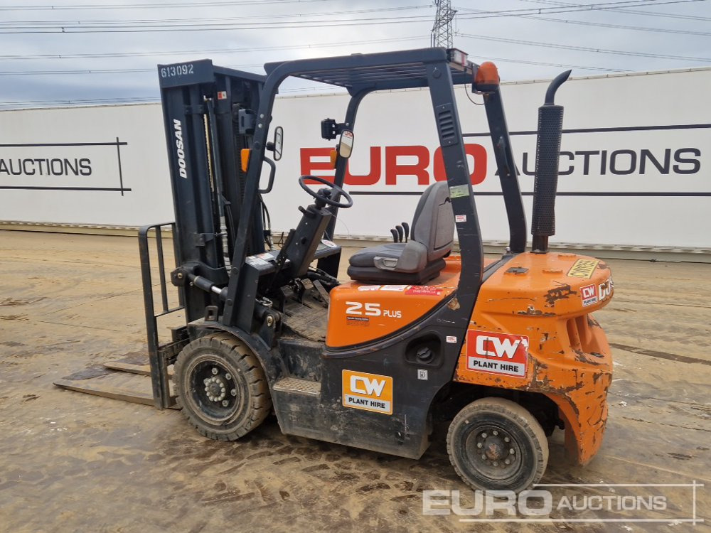 2021 Doosan D25GP - Pirun ngritës: foto 3 2021 Doosan D25GP - Pirun ngritës: foto 3