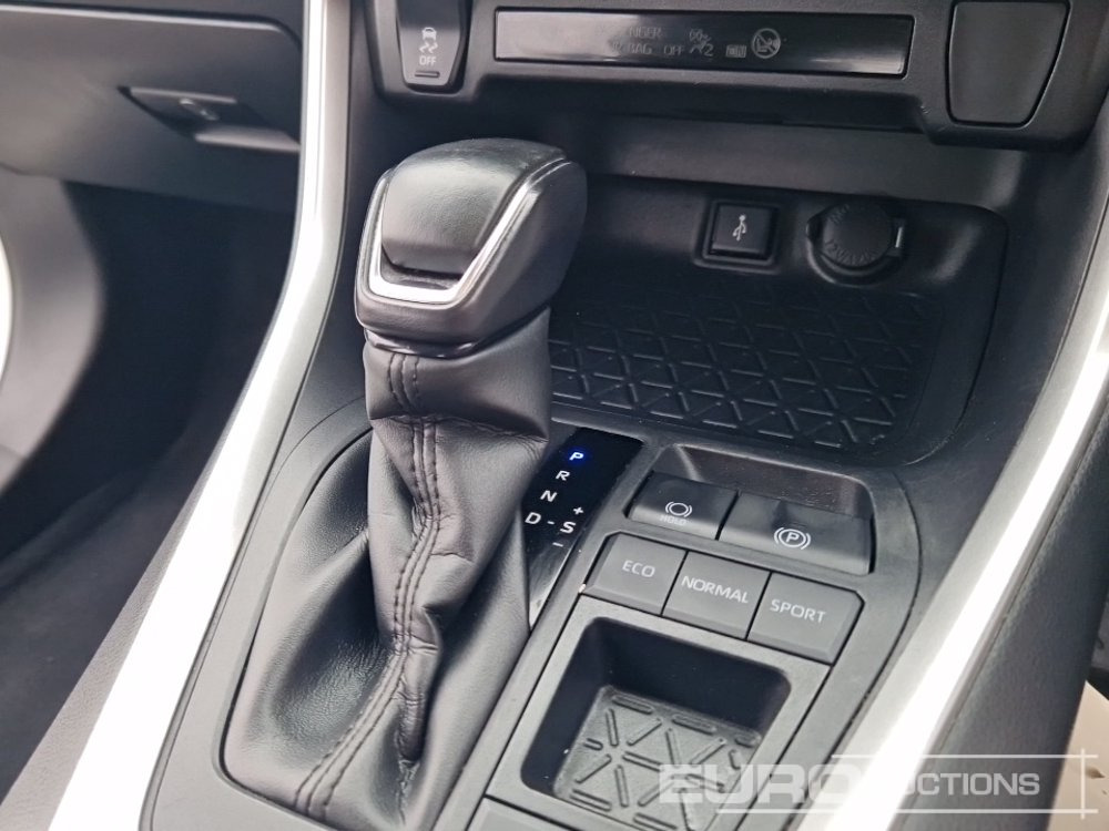 SUV 2022 Toyota RAV 4: foto 32