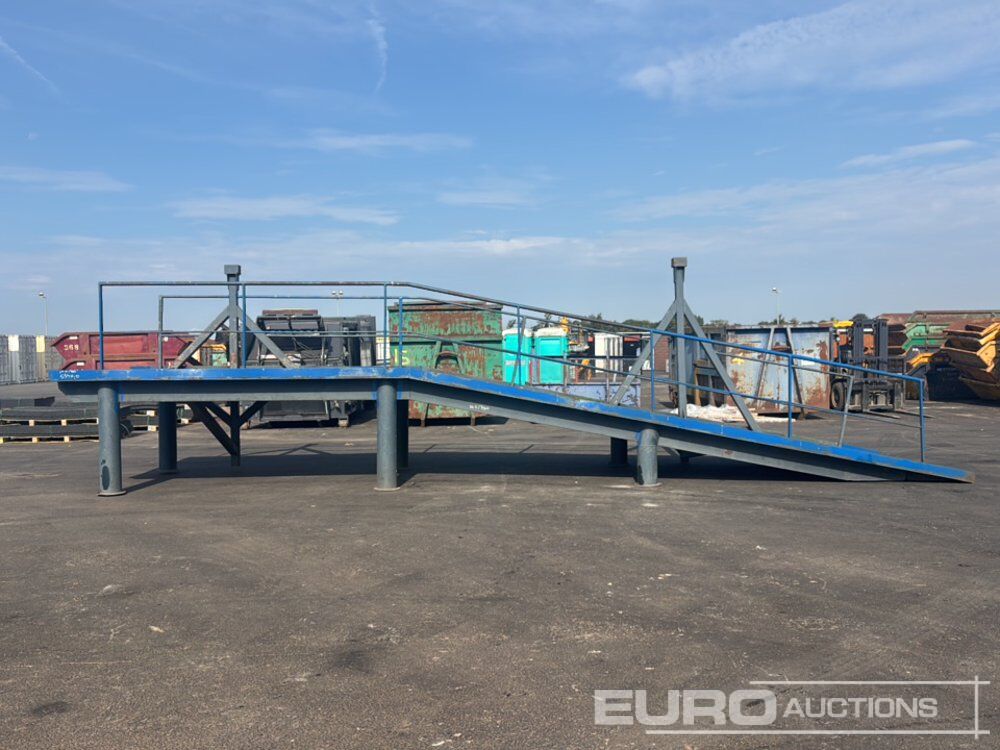 30' x 8' Loading Ramp - Rampa e ngarkimit: foto 2 30' x 8' Loading Ramp - Rampa e ngarkimit: foto 2