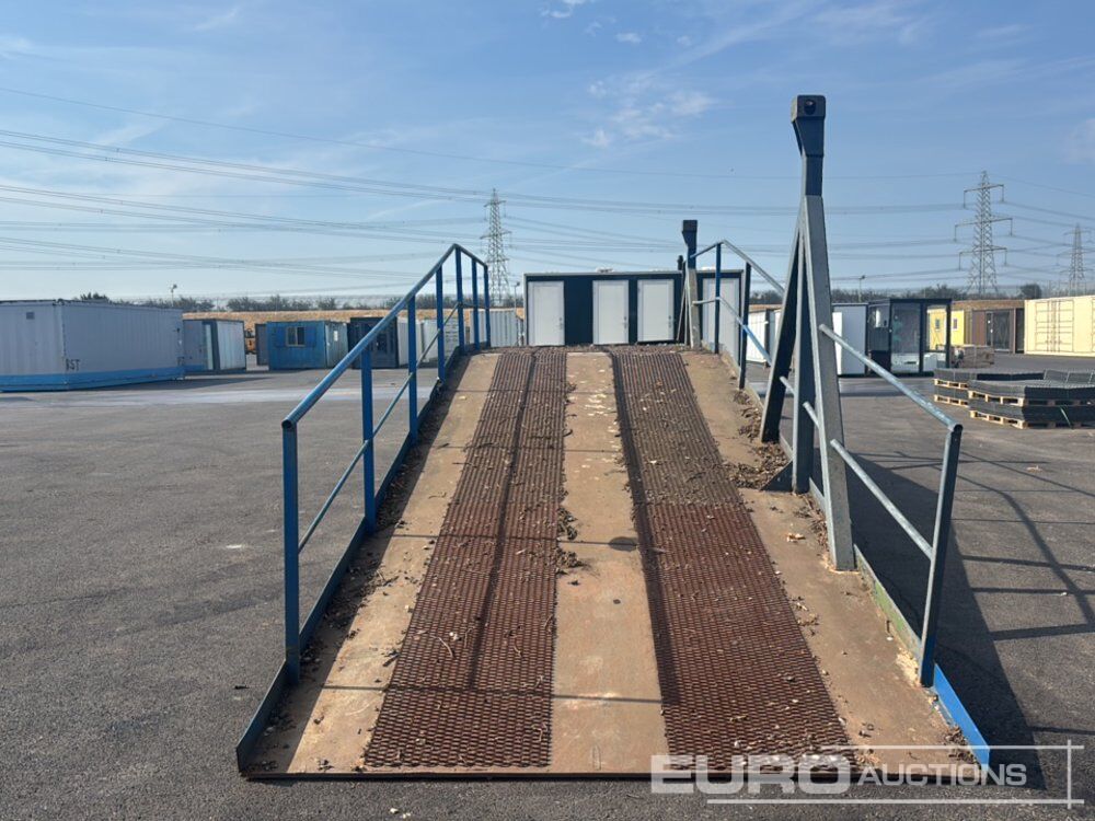 30' x 8' Loading Ramp - Rampa e ngarkimit: foto 4 30' x 8' Loading Ramp - Rampa e ngarkimit: foto 4