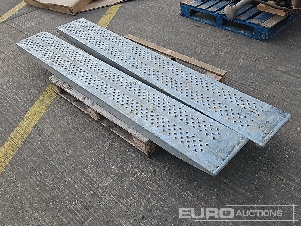 8' Loading Ramp (2 of) - Pajisje ndërtimi: foto 5 8' Loading Ramp (2 of) - Pajisje ndërtimi: foto 5