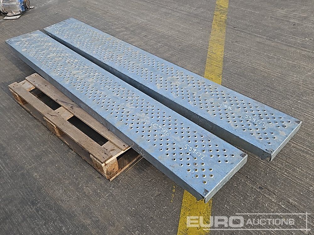 8' Loading Ramp (2 of) - Pajisje ndërtimi: foto 1 8' Loading Ramp (2 of) - Pajisje ndërtimi: foto 1