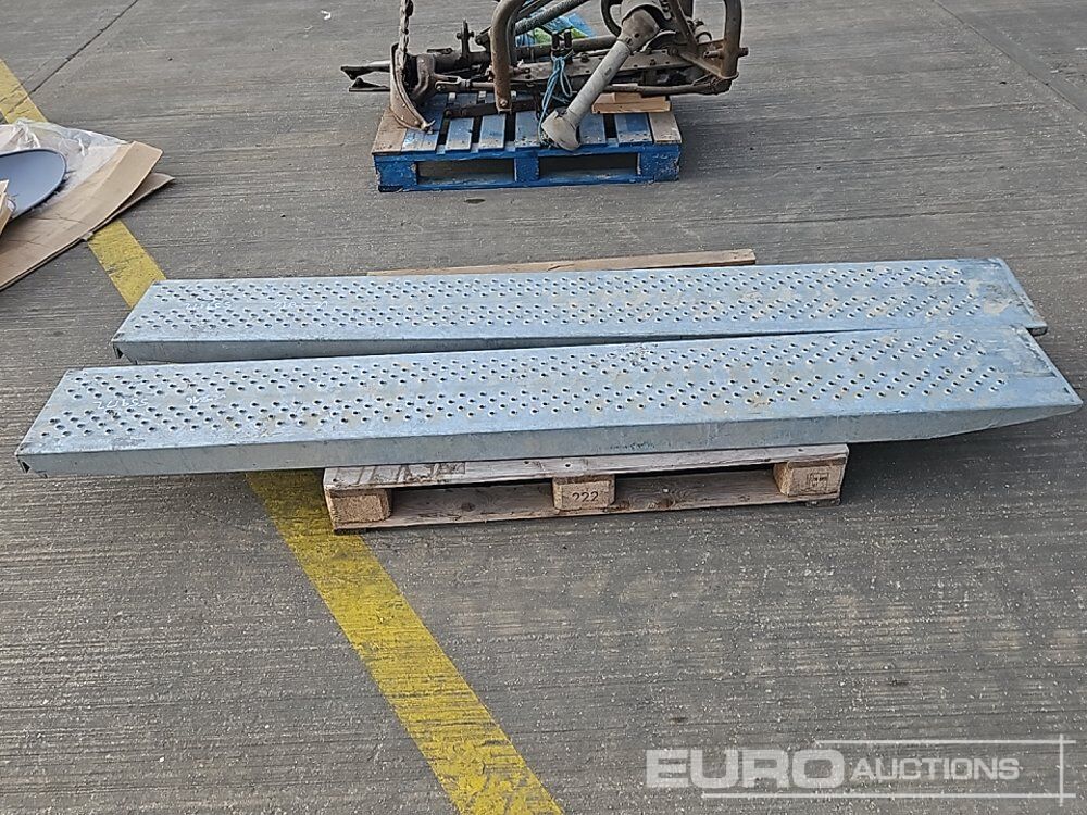 8' Loading Ramp (2 of) - Pajisje ndërtimi: foto 4 8' Loading Ramp (2 of) - Pajisje ndërtimi: foto 4