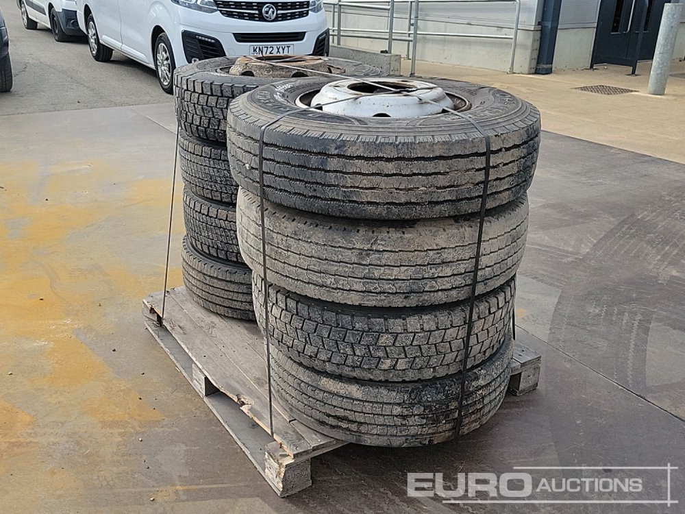 9.5R17.5 Tyre & Rim (4 of), 225/75R17.5 Tyre & Rim - Gomë: foto 2 9.5R17.5 Tyre & Rim (4 of), 225/75R17.5 Tyre & Rim - Gomë: foto 2